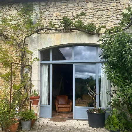 Chambre, Sauna, Piscine A La Campagne Guest house Leguillac de Cercles
