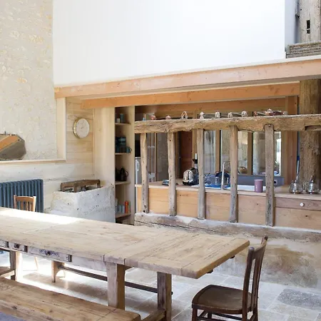 Chambre, Sauna, Piscine A La Campagne Guest house Leguillac de Cercles