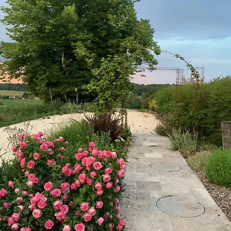 Chambre, Sauna, Piscine A La Campagne Guest house Leguillac de Cercles